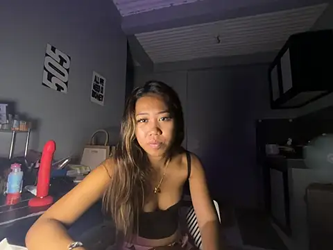 PinayLina18 online show from April 18, 5:54 am