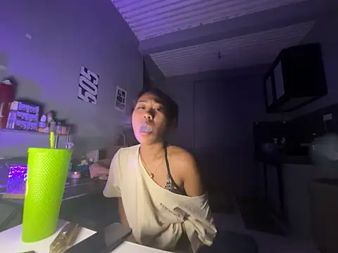 PinayLina18 online show from April 23, 1:35 pm