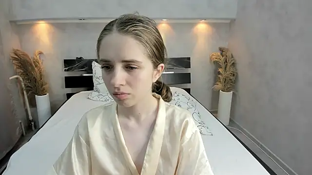 Camilla Kelly online show from October 30, 1:26 am