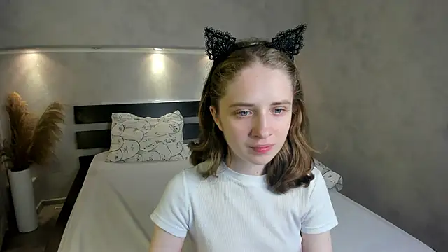 Snapshot of Camilla_Kelly chatting on October 6, 1:07 am Camilla Kelly online show from October 6, 1:07 am
