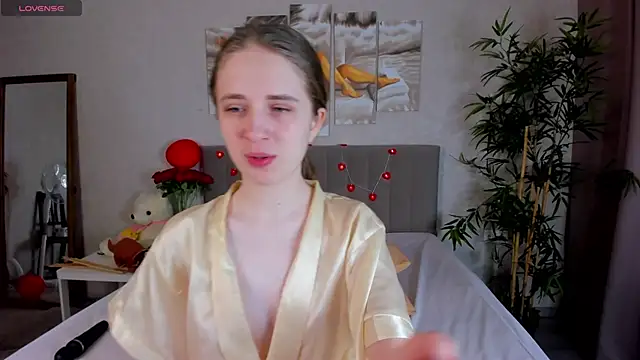 Camilla Kelly online show from February 17, 1:25 am