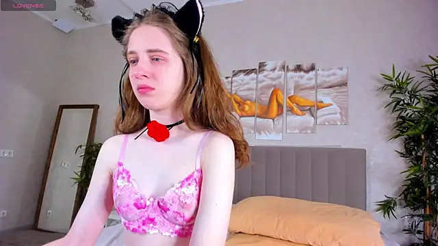 Camilla Kelly online show from April 12, 1:09 am