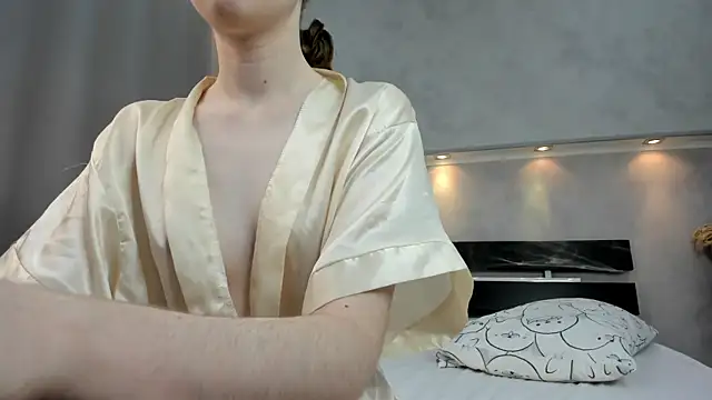 Camilla Kelly online show from November 1, 1:12 am