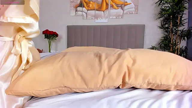 Camilla Kelly online show from March 30, 1:07 am