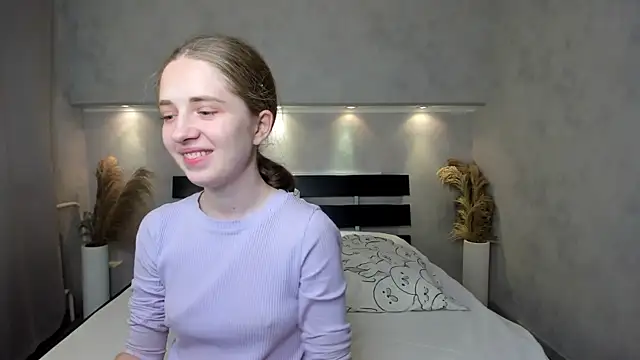 Snapshot of Camilla_Kelly chatting on October 5, 1:07 am Camilla Kelly online show from October 5, 1:07 am