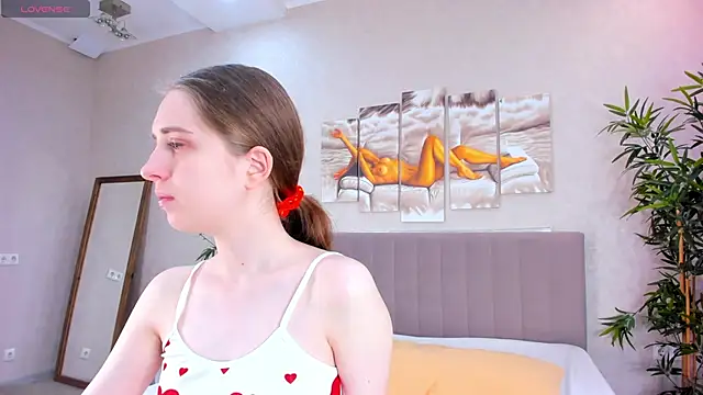 Camilla Kelly online show from May 12, 1:02 am