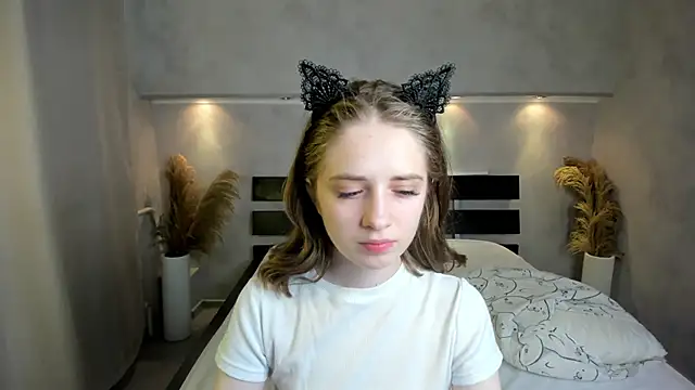 Snapshot of Camilla_Kelly chatting on October 8, 1:07 am Camilla Kelly online show from October 8, 1:07 am