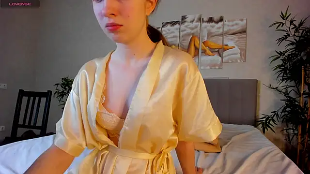 Camilla Kelly online show from March 16, 1:13 am