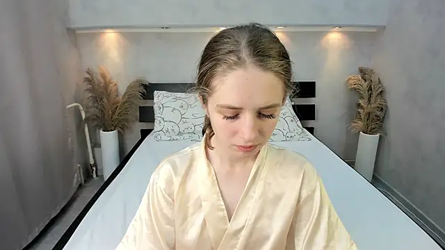 Camilla Kelly online show from October 22, 1:16 am