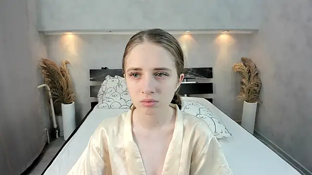 Camilla Kelly online show from October 31, 1:13 am