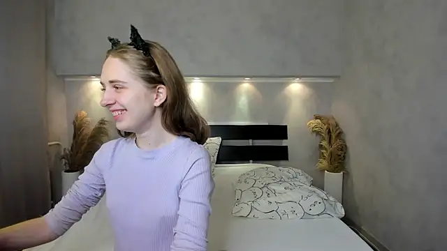 Snapshot of Camilla_Kelly chatting on October 4, 1:07 am Camilla Kelly online show from October 4, 1:07 am
