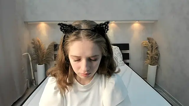 Camilla Kelly online show from October 23, 1:26 am