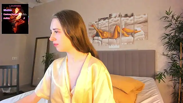 Camilla Kelly online show from March 13, 1:21 am