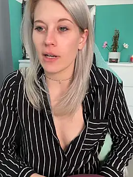 TheRealJessyLey online show from April 14, 9:03 am