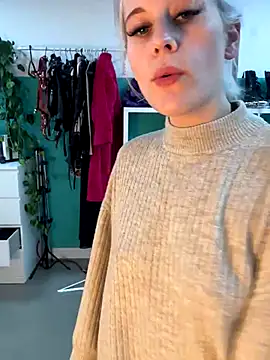 TheRealJessyLey online show from December 19, 7:38 pm