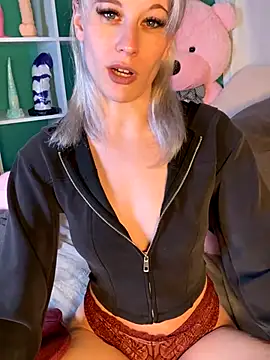 Snapshot of TheRealJessyLey chatting on December 2, 7:15 pm TheRealJessyLey online show from December 2, 7:15 pm