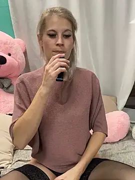 Snapshot of TheRealJessyLey chatting on September 22, 6:58 pm TheRealJessyLey online show from September 22, 6:58 pm