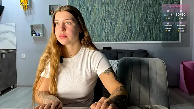 VelvetMiley online show from August 3, 2:19 am