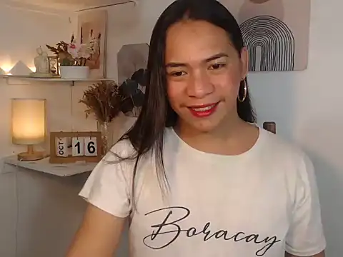 Snapshot of Ursexy_ngaw chatting on October 17, 9:34 am Ursexy ngaw online show from October 17, 9:34 am