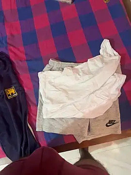 creepy7boy online show from September 11, 9:20 am