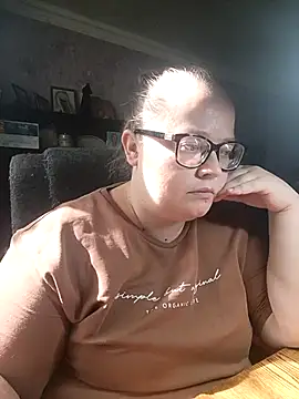LillyWilly online show from September 29, 8:32 am