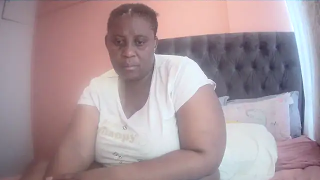 HUGEASSXXXXX online show from March 12, 5:24 am