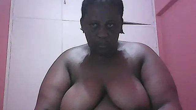 HUGEASSXXXXX online show from October 11, 3:18 am