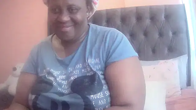 HUGEASSXXXXX online show from March 17, 5:10 am