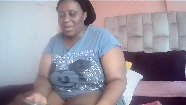 HUGEASSXXXXX online show from April 2, 5:14 am