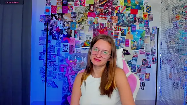 Maryyy May online show from October 7, 6:42 pm
