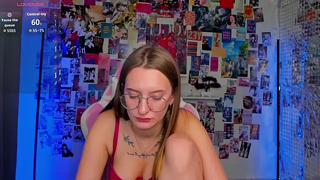 Maryyy May online show from October 16, 7:00 pm
