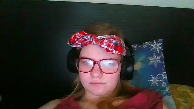 Moonolighta online show from October 29, 9:52 am