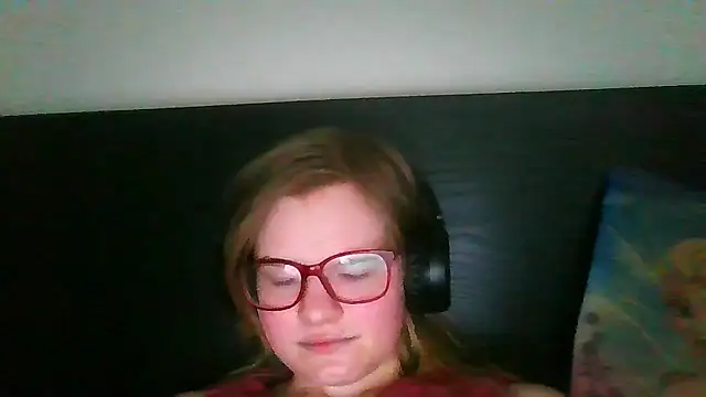 Snapshot of Moonolighta chatting on September 25, 12:11 pm Moonolighta online show from September 25, 12:11 pm