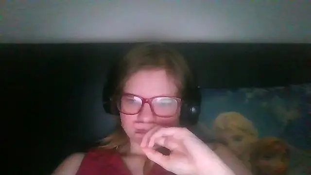 Snapshot of Moonolighta chatting on September 26, 7:59 am Moonolighta online show from September 26, 7:59 am