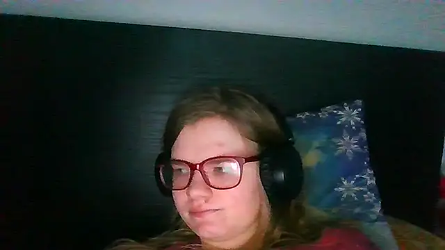 Moonolighta online show from October 31, 7:27 am