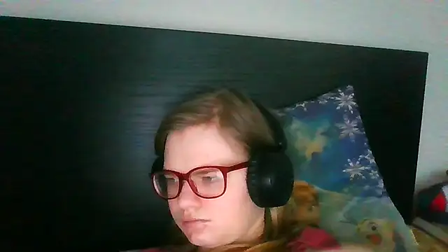 Moonolighta online show from November 4, 10:30 am