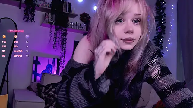 Lollyshy online show from December 17, 9:03 am