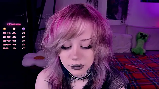 Lollyshy online show from November 7, 10:31 am