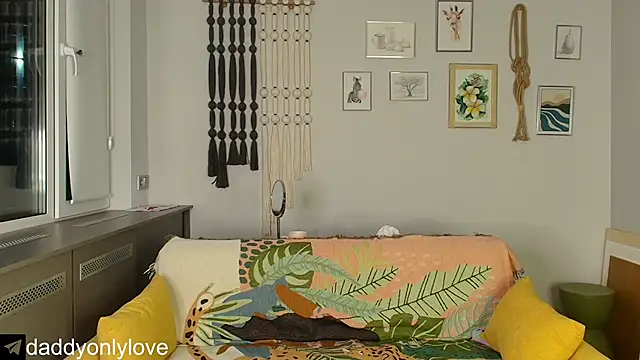 Snapshot of daddyonlyloveme chatting on November 12, 9:18 pm daddyonlyloveme online show from November 12, 9:18 pm