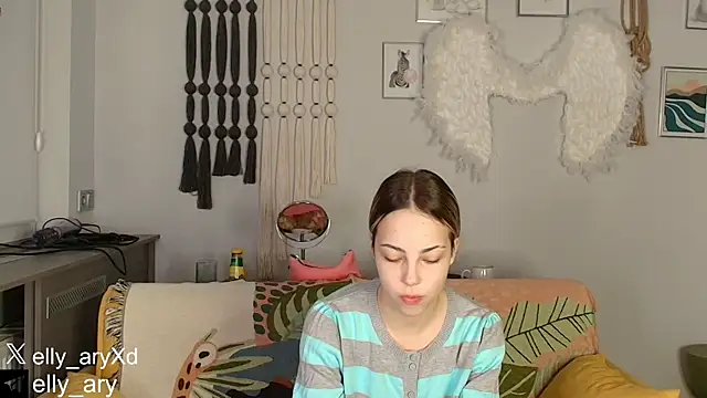 daddyonlyloveme online show from January 7, 9:20 pm