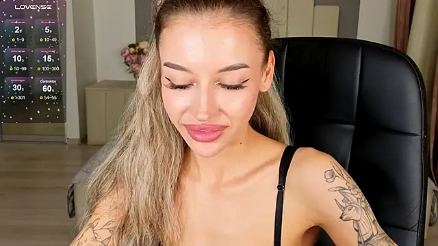 Alexa   Hill online show from September 11, 9:04 pm