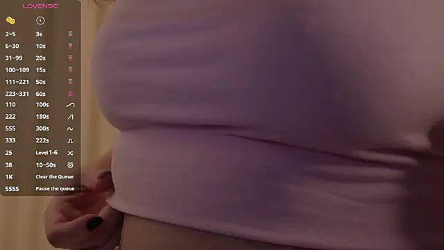 Snapshot of BlushinBloom chatting on October 17, 7:11 am BlushinBloom online show from October 17, 7:11 am