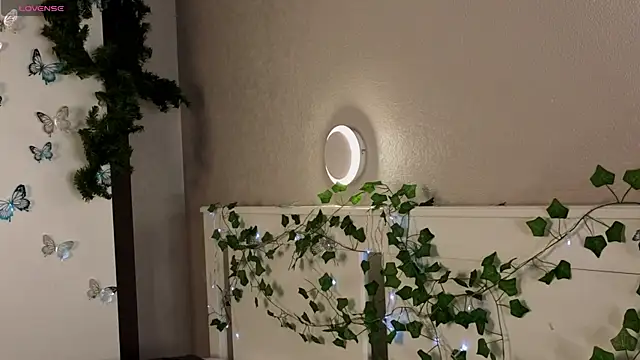 BlushinBloom online show from April 18, 6:27 am