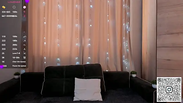 Snapshot of BlushinBloom chatting on September 9, 6:23 am BlushinBloom online show from September 9, 6:23 am