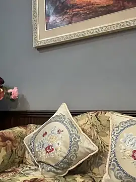 jiajia L online show from April 10, 11:50 am