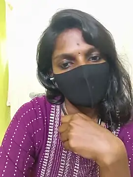 Snapshot of Honey_rosetamil chatting on June 24, 3:32 pm Honey rosetamil online show from June 24, 3:32 pm