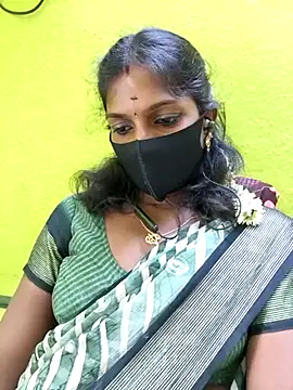 Snapshot of Honey_rosetamil chatting on July 10, 7:30 am Honey rosetamil online show from July 10, 7:30 am