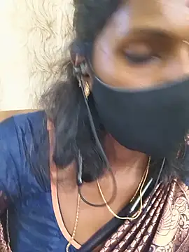 Snapshot of Honey_rosetamil chatting on July 17, 1:30 pm Honey rosetamil online show from July 17, 1:30 pm