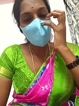 Snapshot of Honey_rosetamil chatting on January 9, 1:29 pm Honey rosetamil online show from January 9, 1:29 pm