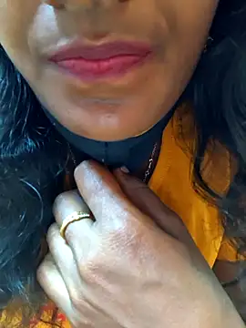 Snapshot of Honey_rosetamil chatting on February 21, 8:27 am Honey rosetamil online show from February 21, 8:27 am